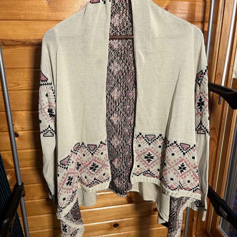 🌹CHARLOTTE RUSSE- Boho Knit Cardigan with Geometric Pattern